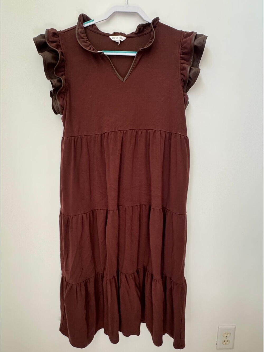 Crown and Ivy brown ruffle sleeve tiered dress